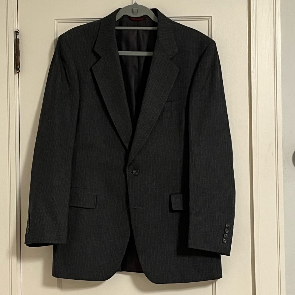 Men’s Gray pinstripe blazer